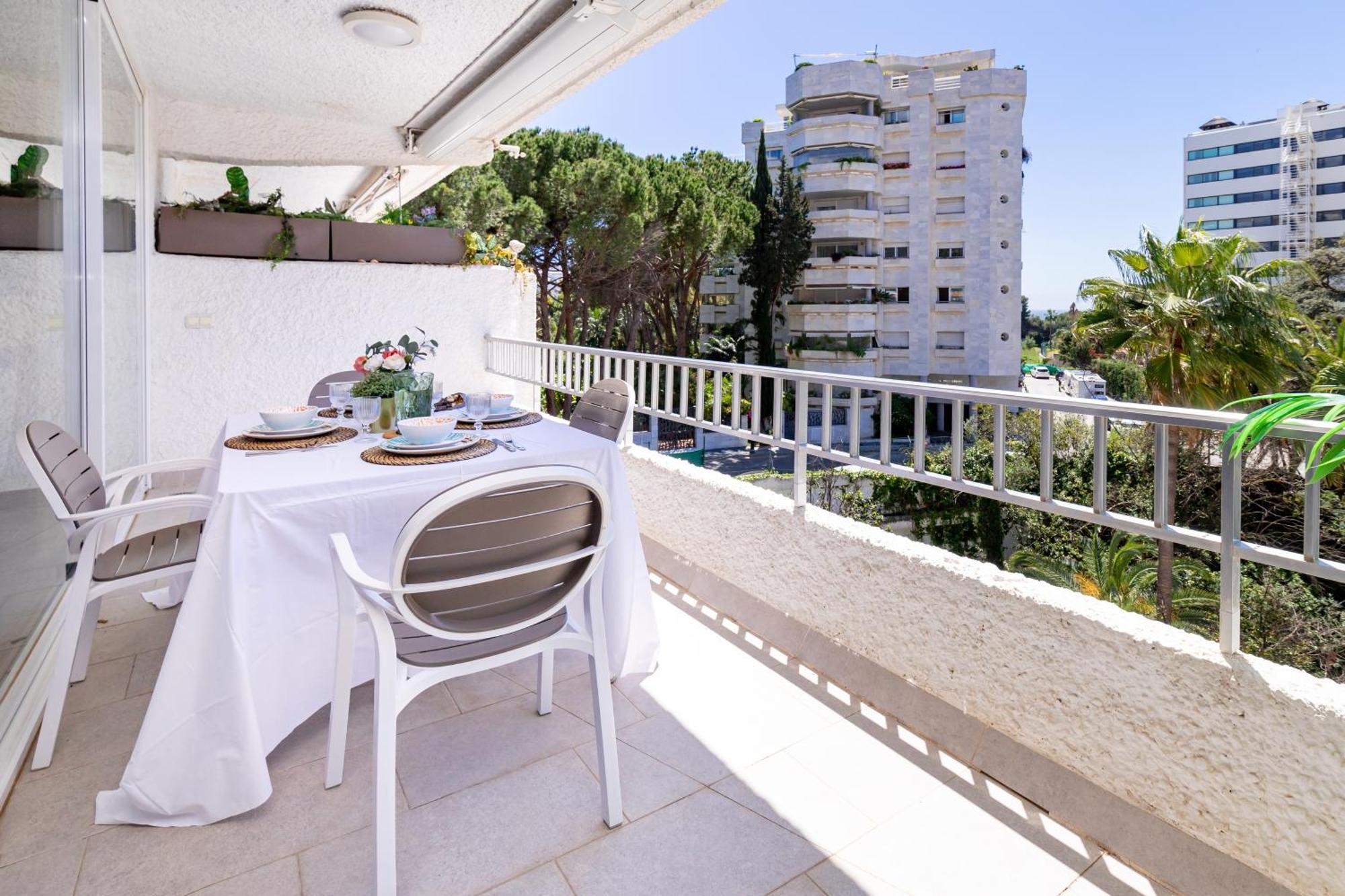 Escapada Perfecta En Terraza, Piscina Parking Y Sol Marbella