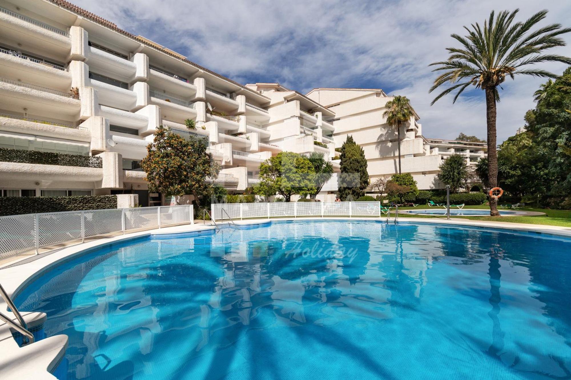 Escapada Perfecta En Terraza, Piscina Parking Y Sol Marbella