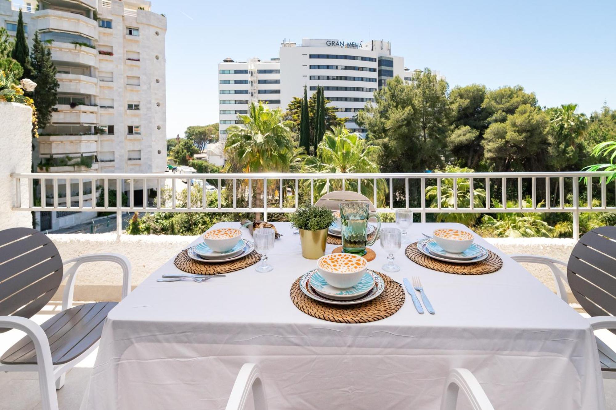 Escapada Perfecta En Terraza, Piscina Parking Y Sol Marbella